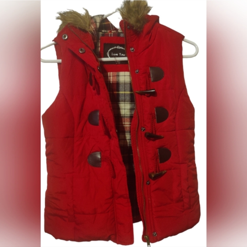 Love Tree Women’s Red Puffy Vest Faux Fur Hood